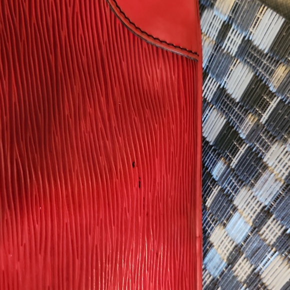 LV Trocadero Camera Bag, Castilian Red Epi Leather - Picture 3 of 17